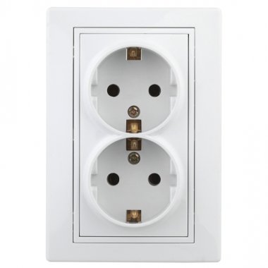 Фотография товара 'Эра Розетка Intro Plano 1Э-205-01 с заземлением двойная 2X2P+E Schuko, 16А-250В, СУ, без лапок, белый Б0038830'
