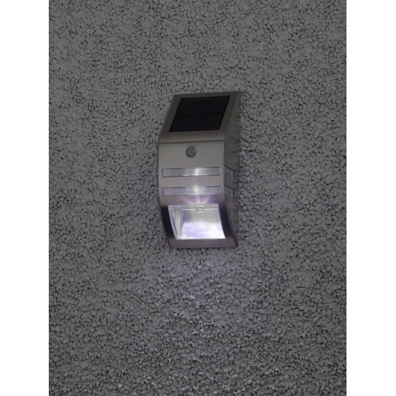 Фотография товара 'Эра ERFS012-26 Фасадный светильник Хром, на солнечной батарее, 3LED, 50lm Б0044252'