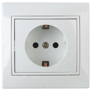 Фотография товара 'Эра  Розетка 2P+E Schuko со шторками, 16А-250В, IP20, СУ, Plano, белый (10/200/2000) Б0029845'