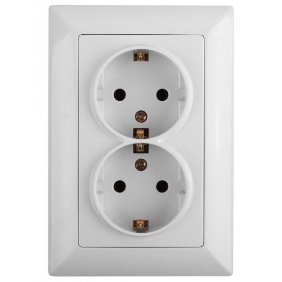 Фотография товара 'Эра Розетка Intro Solo 4-208-01 с заземлением двойная 2X2P+E Schuko со шторками, 16А-250В, IP20, СУ, белый Б0053697'